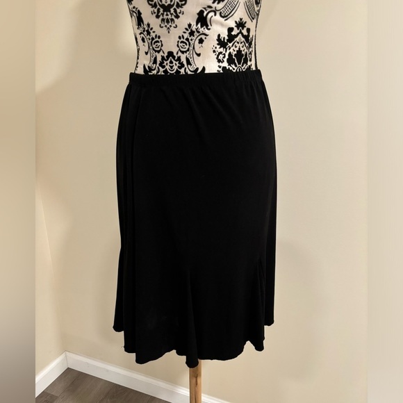 Briggs New York Black Shift Skirt​​​​​​​​​​​​​ - Picture 6 of 8